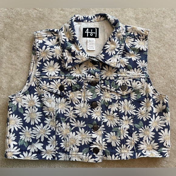 Vintage - 4 to 1 Denim Daisy Set - Vest - Medium /  Shorts - Size 7 - Picture 2 of 10
